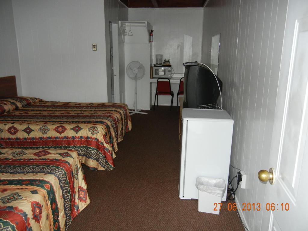 Pleasant View Motel Summerland Oda fotoğraf