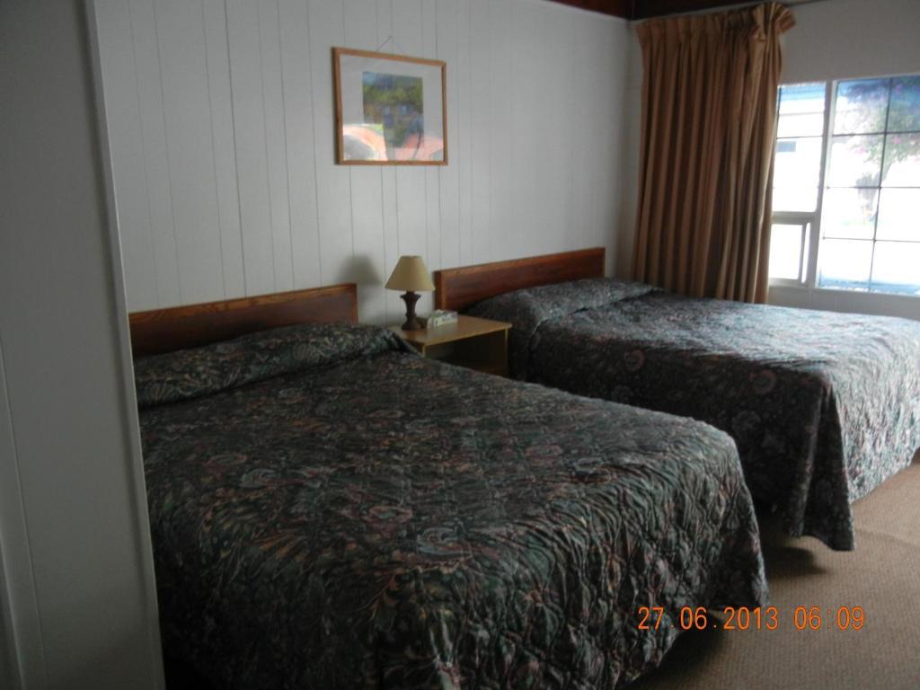 Pleasant View Motel Summerland Oda fotoğraf